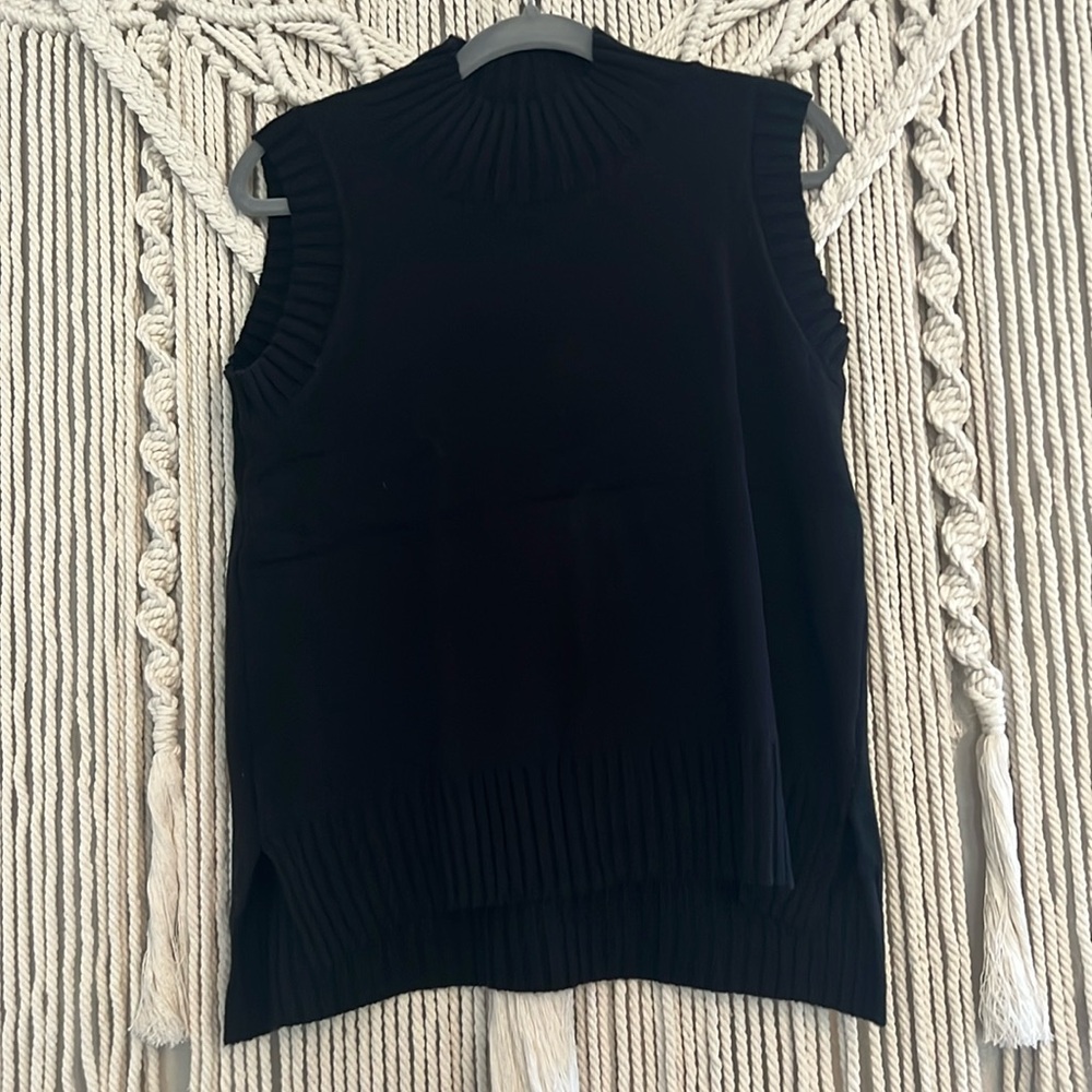 French Connection SZ MED Black Sleeveless Sweater